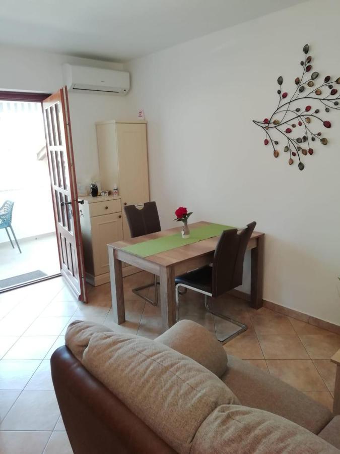 Apartment Mari Фунтана Екстериор снимка